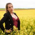 Champs de colsa - Cindy .L by Vortex60 Photographe