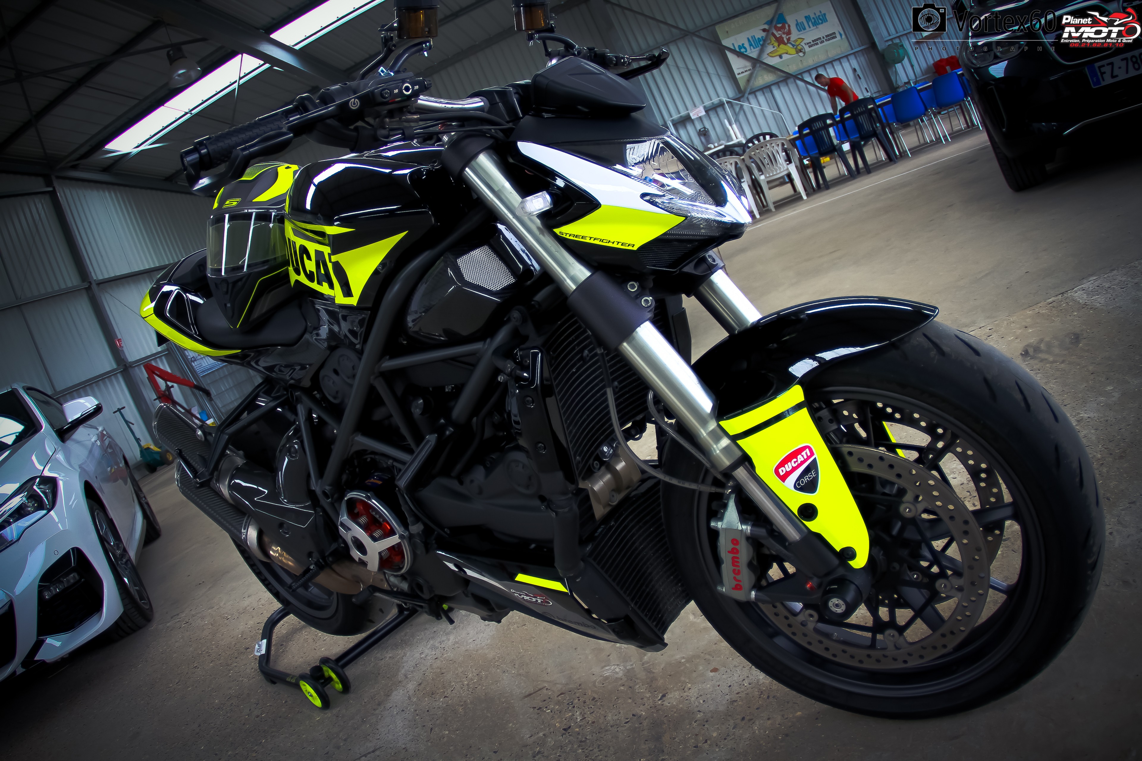 On s'envoi en l'aire avec PLANET MOTO by Vortex60 Photographe