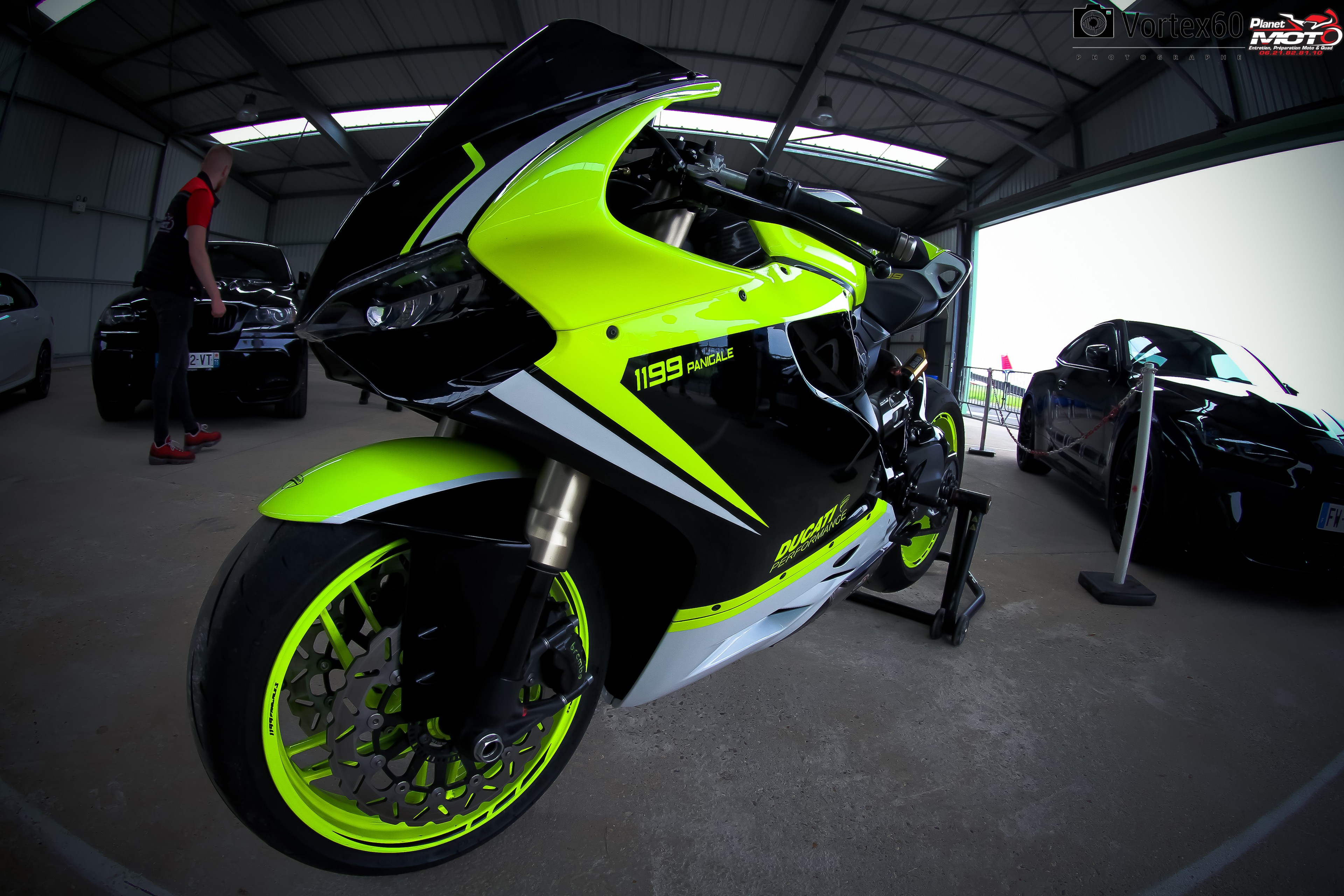 On s'envoi en l'aire avec PLANET MOTO by Vortex60 Photographe